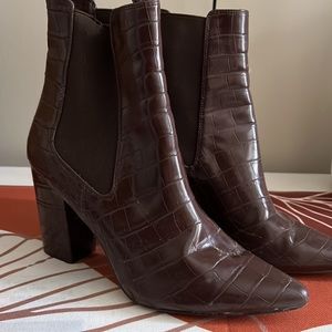 Steve Madden Brown Boots